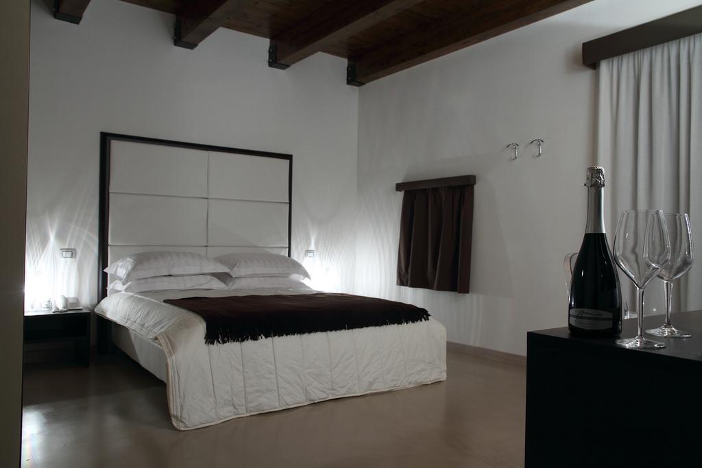 Albergo Del Sole Taranto Exterior foto
