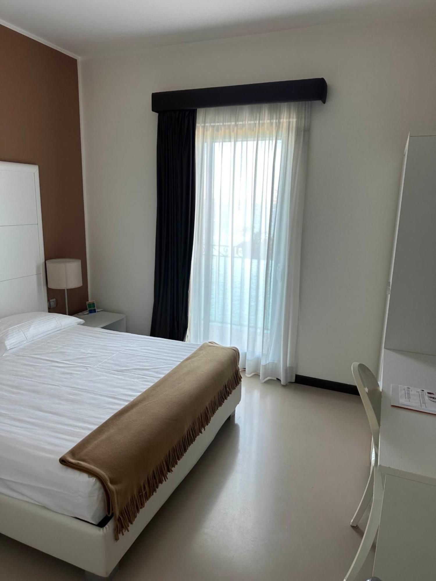 Albergo Del Sole Taranto Exterior foto