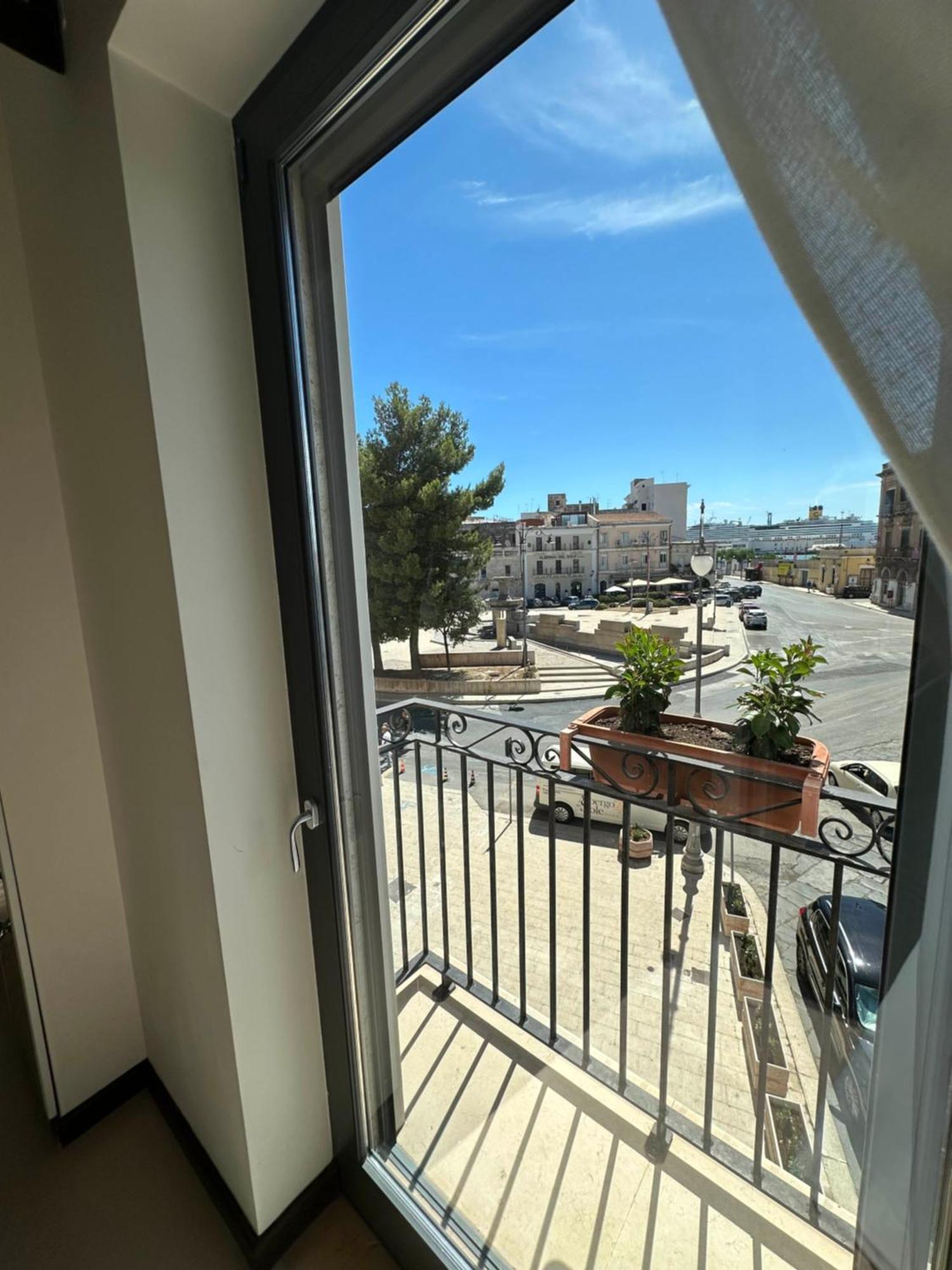 Albergo Del Sole Taranto Exterior foto
