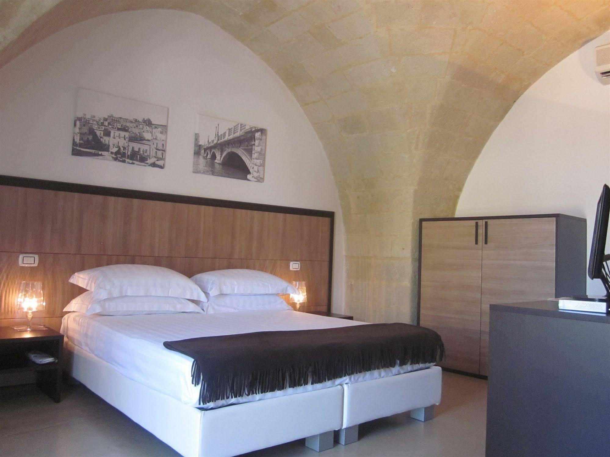 Albergo Del Sole Taranto Exterior foto