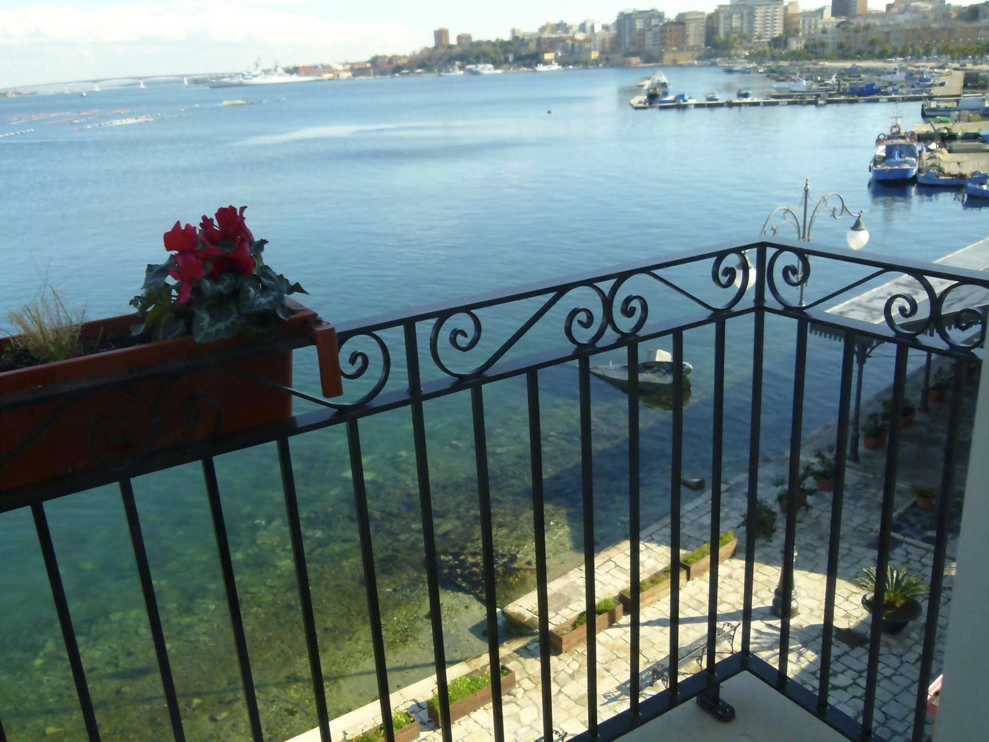 Albergo Del Sole Taranto Exterior foto