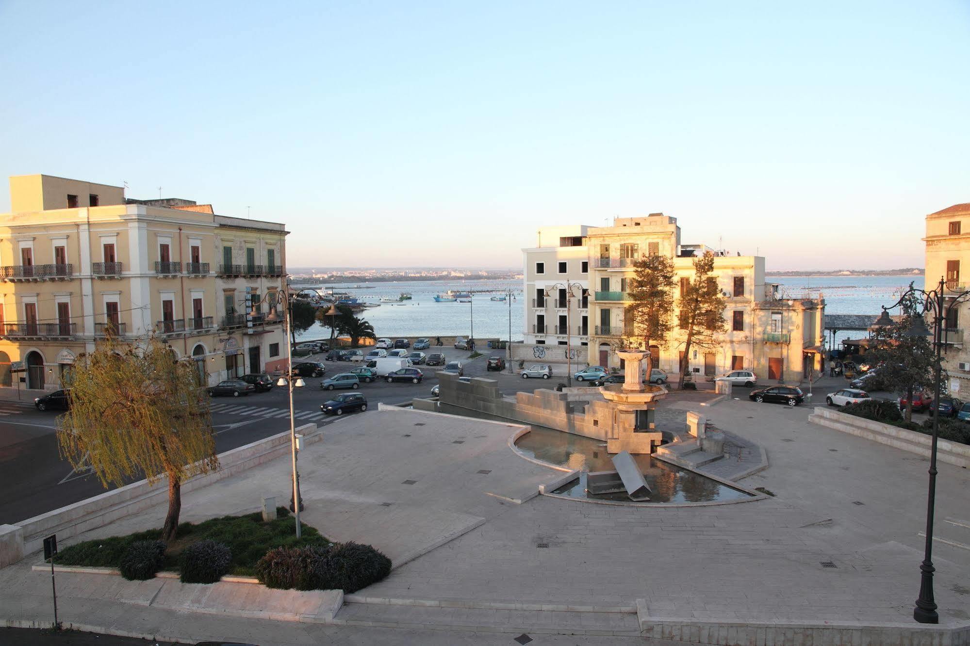 Albergo Del Sole Taranto Exterior foto