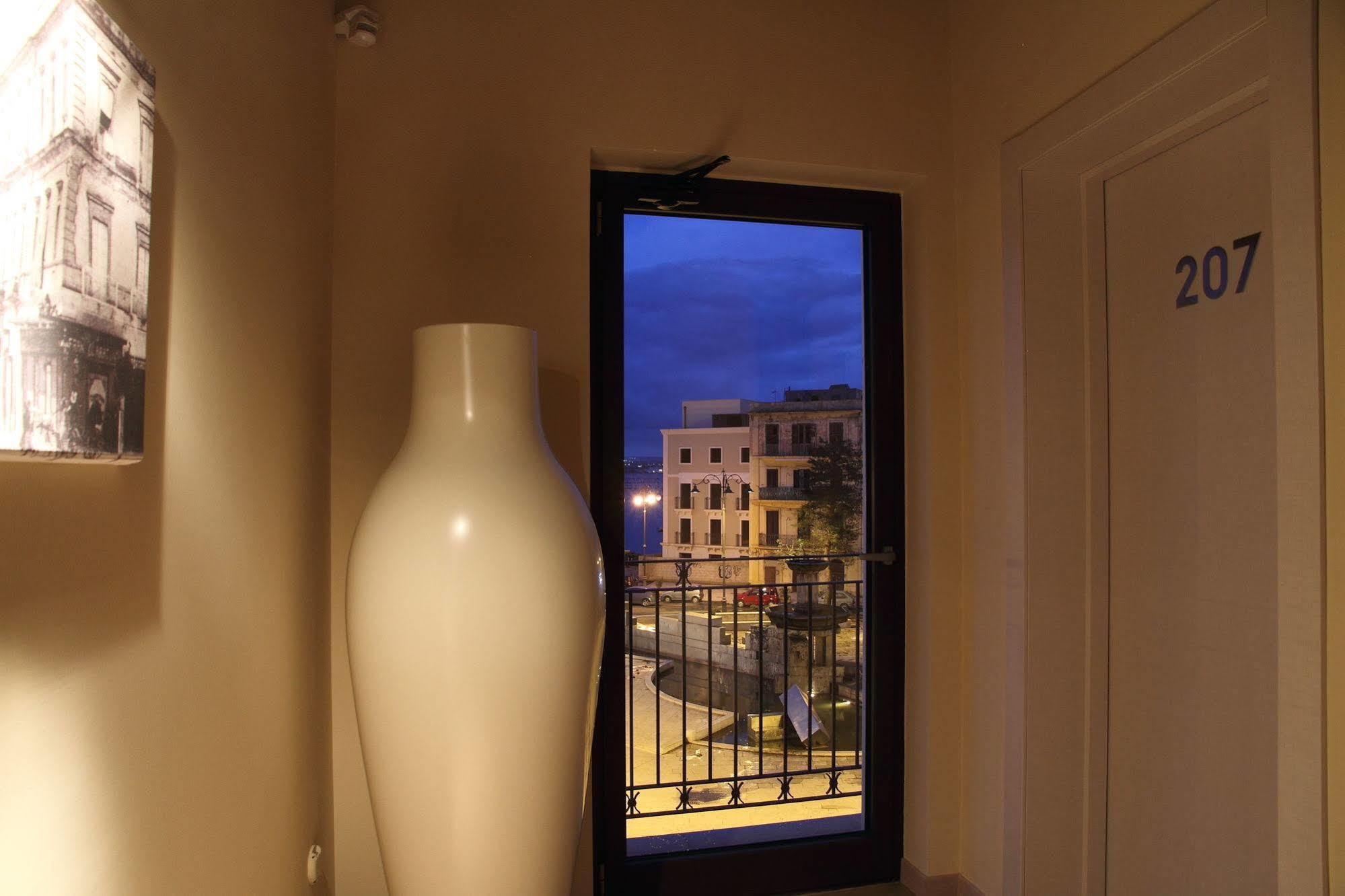 Albergo Del Sole Taranto Exterior foto